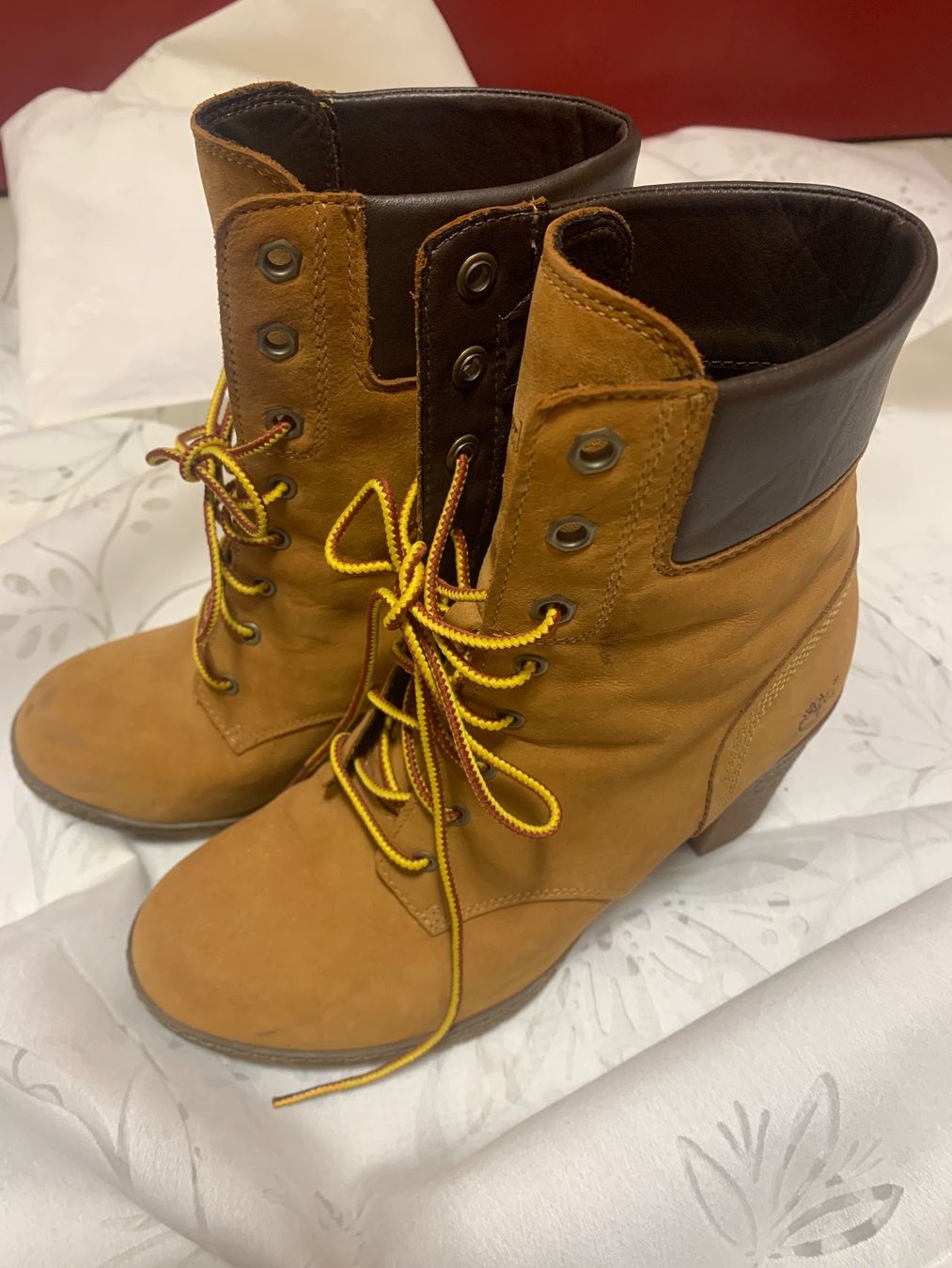 Timberland Chaussures femmes: Bottine Timberland – D'occasion à Genthod par Lou_Jin 1