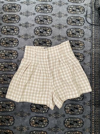 beige-weiss kariert, lockere shorts