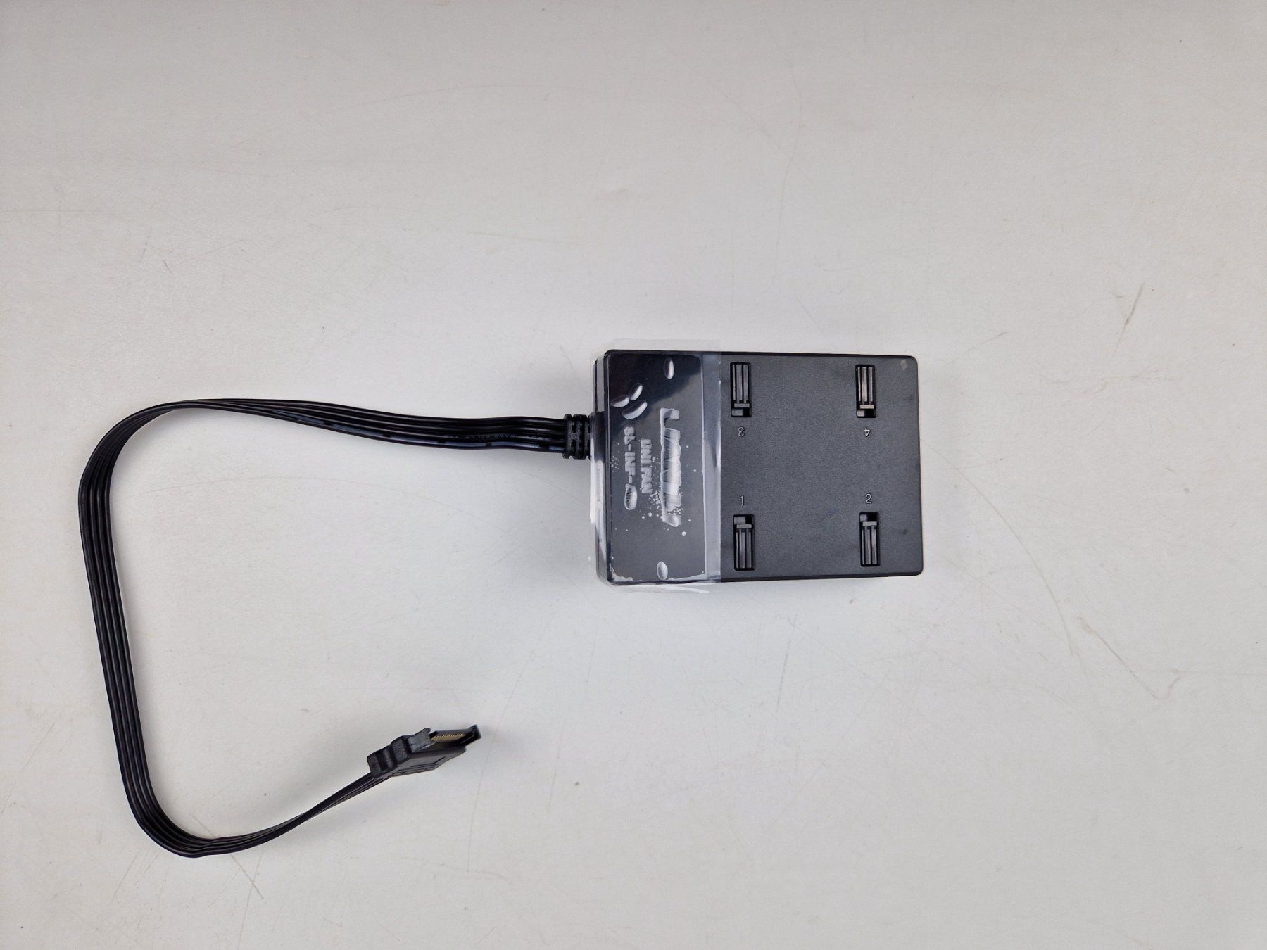 Hub & Switch: UNI HUB L-Connect 3 Controller – Usato da Muhen venduto da Restwert_Muhen 2