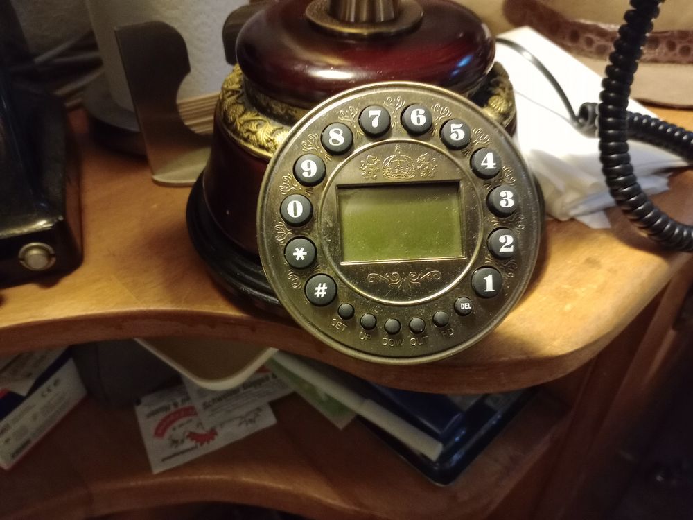 Retro Telefon im Antik Design – Ein Blickfang! (Gebraucht) in zürich ...