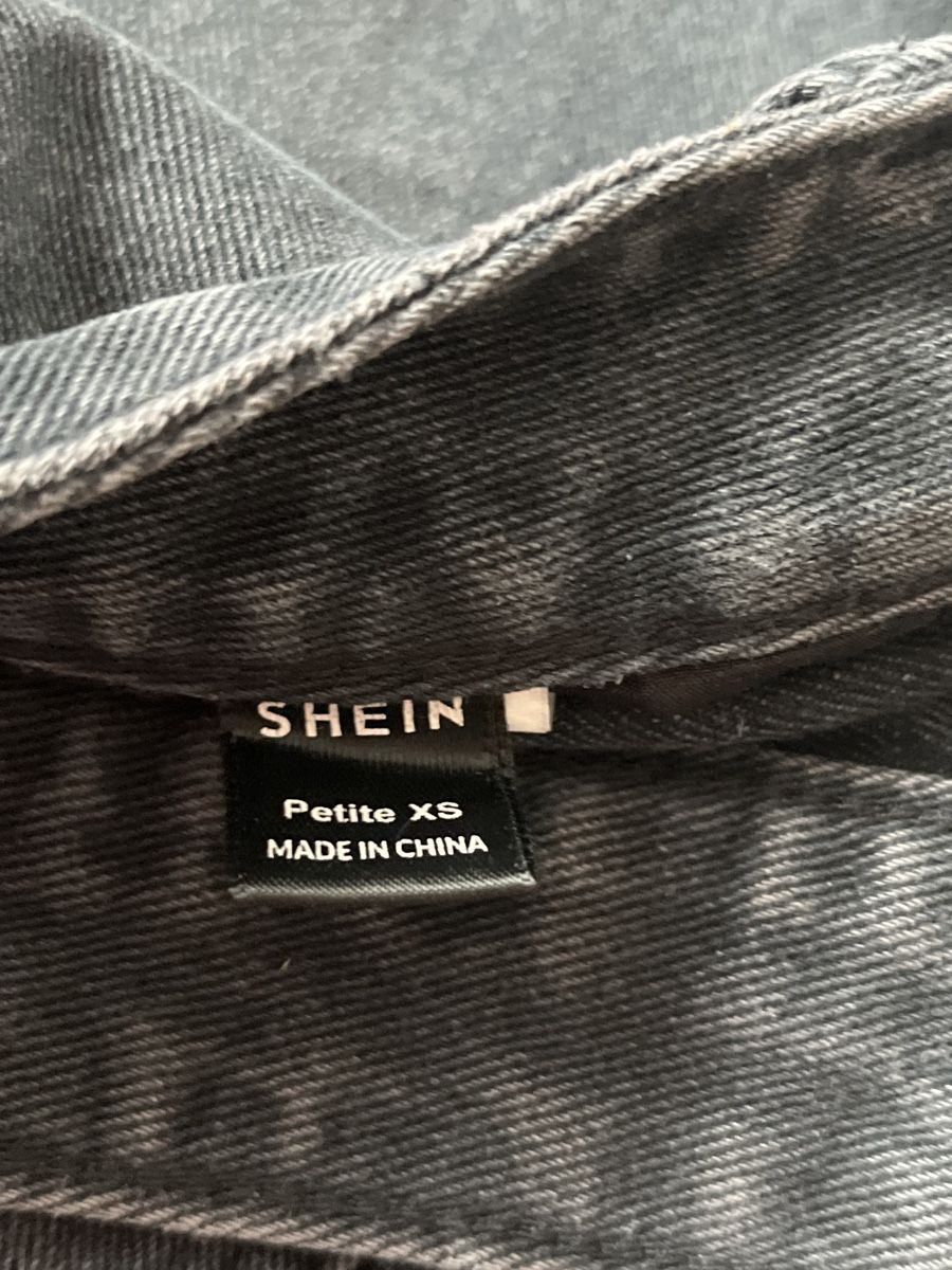 Shein Jeans: Shein jeans gr XS – Usato da Adligenswil venduto da Phoenix2017 2