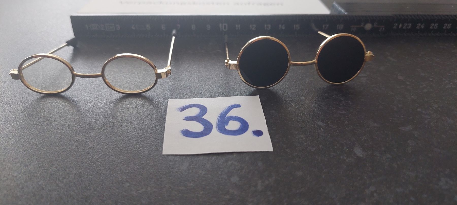 Giocattoli: Puppenbrille 2 Stück  neu – Nuovo (secondo la descrizione) da Muri AG venduto da nindo1 5
