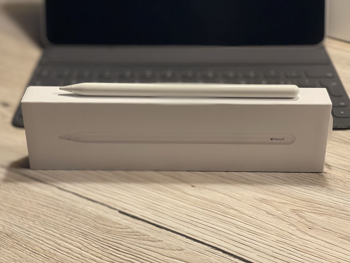Apple Tablet PC: Apple iPad Pro mit Smart Keyboard, Pencil – Gebraucht aus Eriz von qot 1