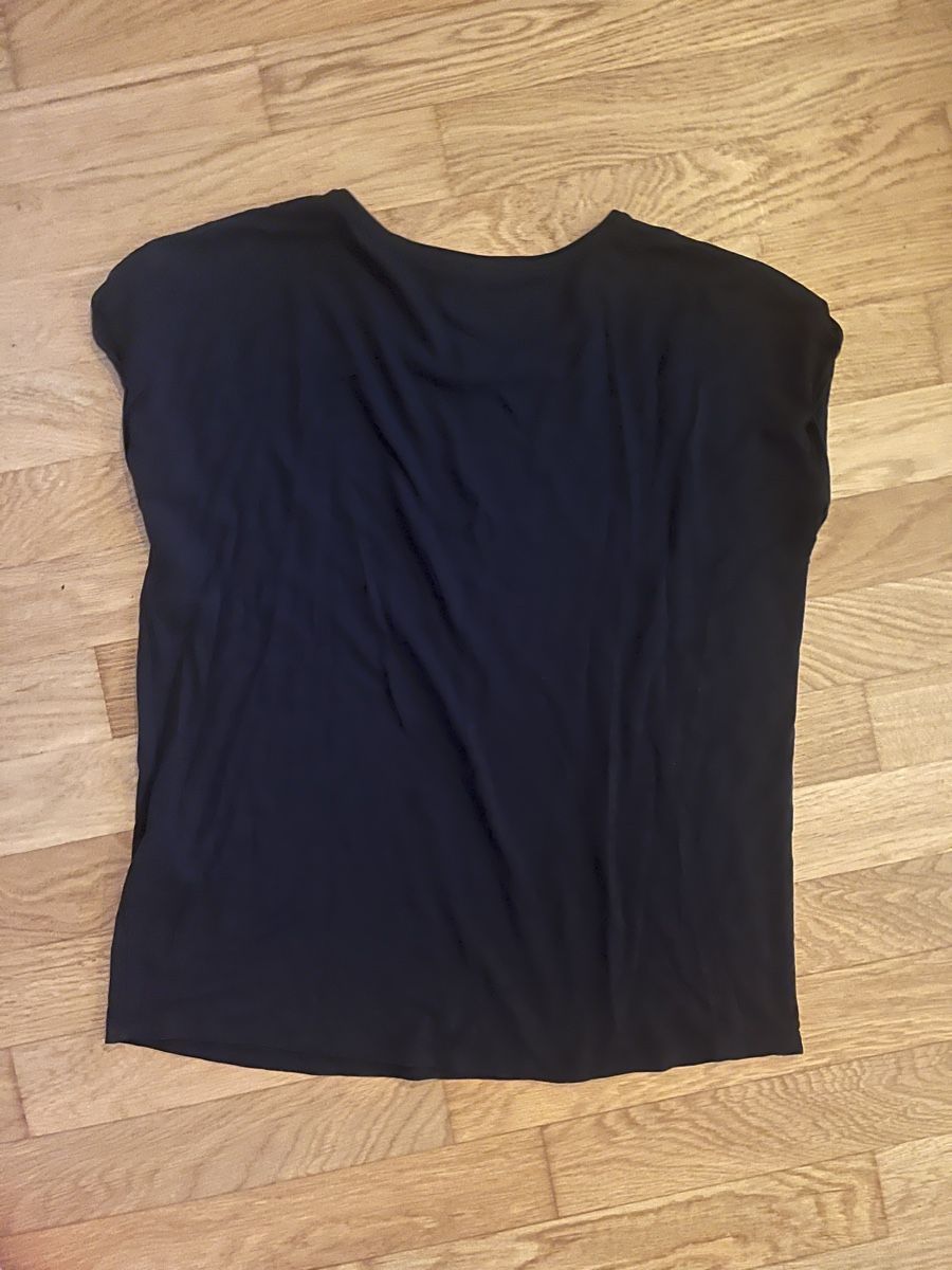 Vero Moda T-Shirts: Schwarzes basic shirt von Vera Moda, Damen, Gr. M – Gebraucht aus Zürich von Insert_Name 2