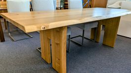 Tisch mit Baumkante, 100 x 220 cm, Asteiche massiv