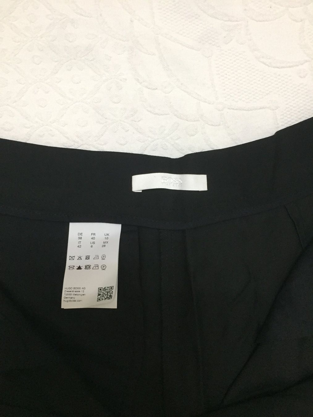 Hugo Boss Hosen: Pantaloncini morbidi marca Hugo Boss – Neu (gemäss Beschreibung) aus Meilen von val_tsv8 1