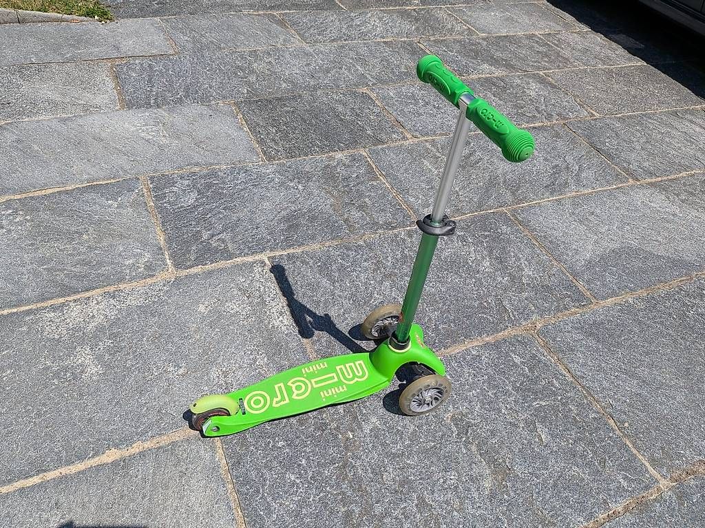 Micro Kickboard: Micro Mini Scooter mit LED Räder – D'occasion à Kloten par Beeway 1