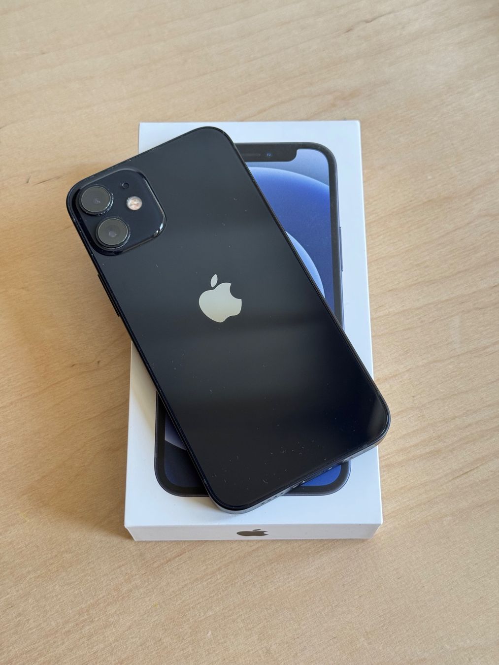 Apple Portables: Apple iPhone 12 mini 64GB Schwarz – D'occasion à Biel/Bienne par anotherarchitect 3