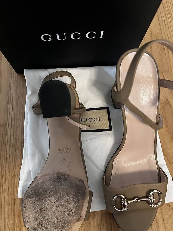 Chaussures femmes: Gucci Horsebit Sandalen Gr. 38 – D'occasion à Liestal par Schatzsucher90 1