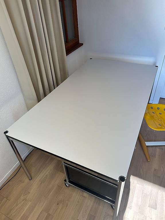 USM Schreibtische: Bureau USM Haller en stratifié gris perle // Ref. AY0425 – Gebraucht aus Ravoire von ARKY_s 2