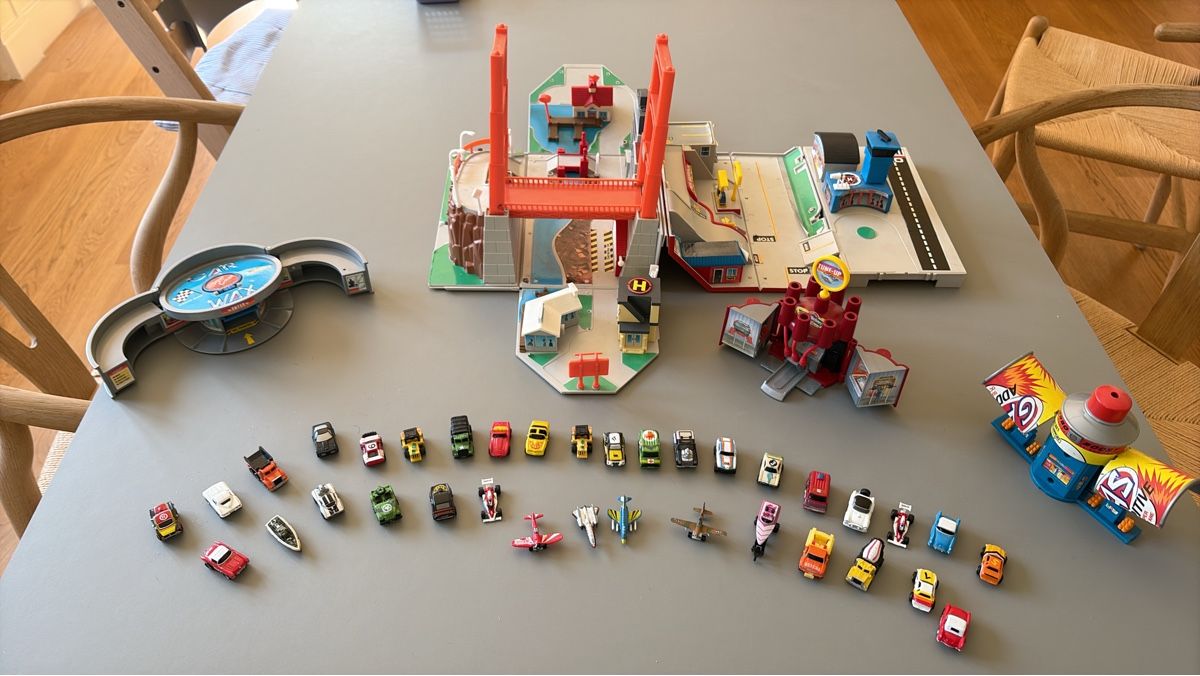 Micro Machines Giocattoli: MicroMachines Spielkoffer mit Zubehör – Usato da Zürich venduto da ckopetz
