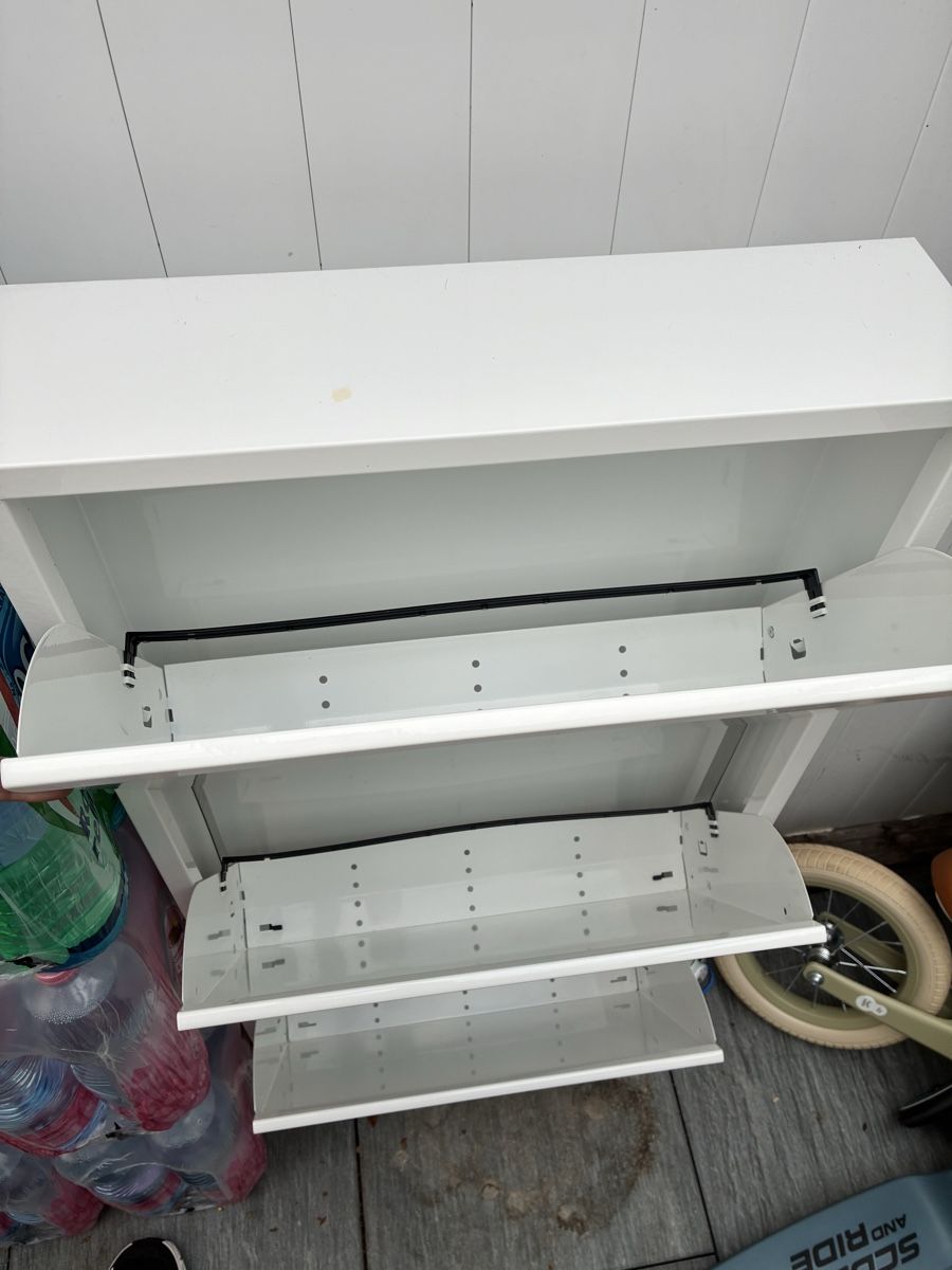 Armadi: Schuhschrank Weiss – Usato da Hinwil venduto da had0.