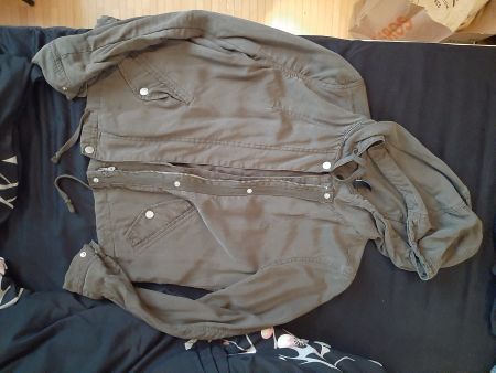 H&M Kapuzenjäckchen Gr. 34 Olivgrün