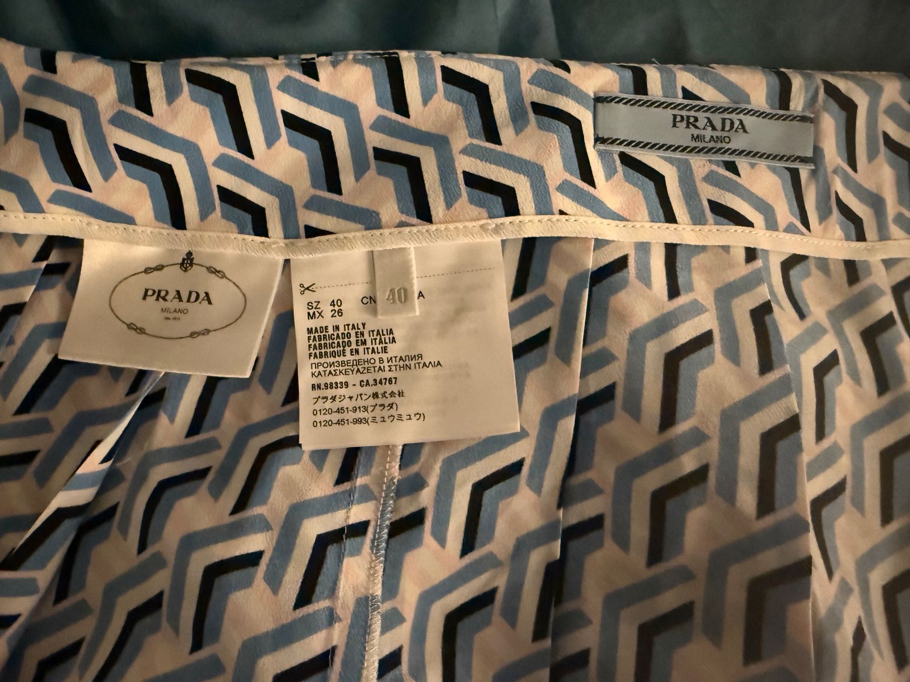 Prada Gonne: PRADA Seidenrock, Gr. 40, Top Zustand – Usato da Zürich venduto da victoria020 1