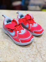 Nike Schuhe Turnschuhe Kind Kinder Gr. 25