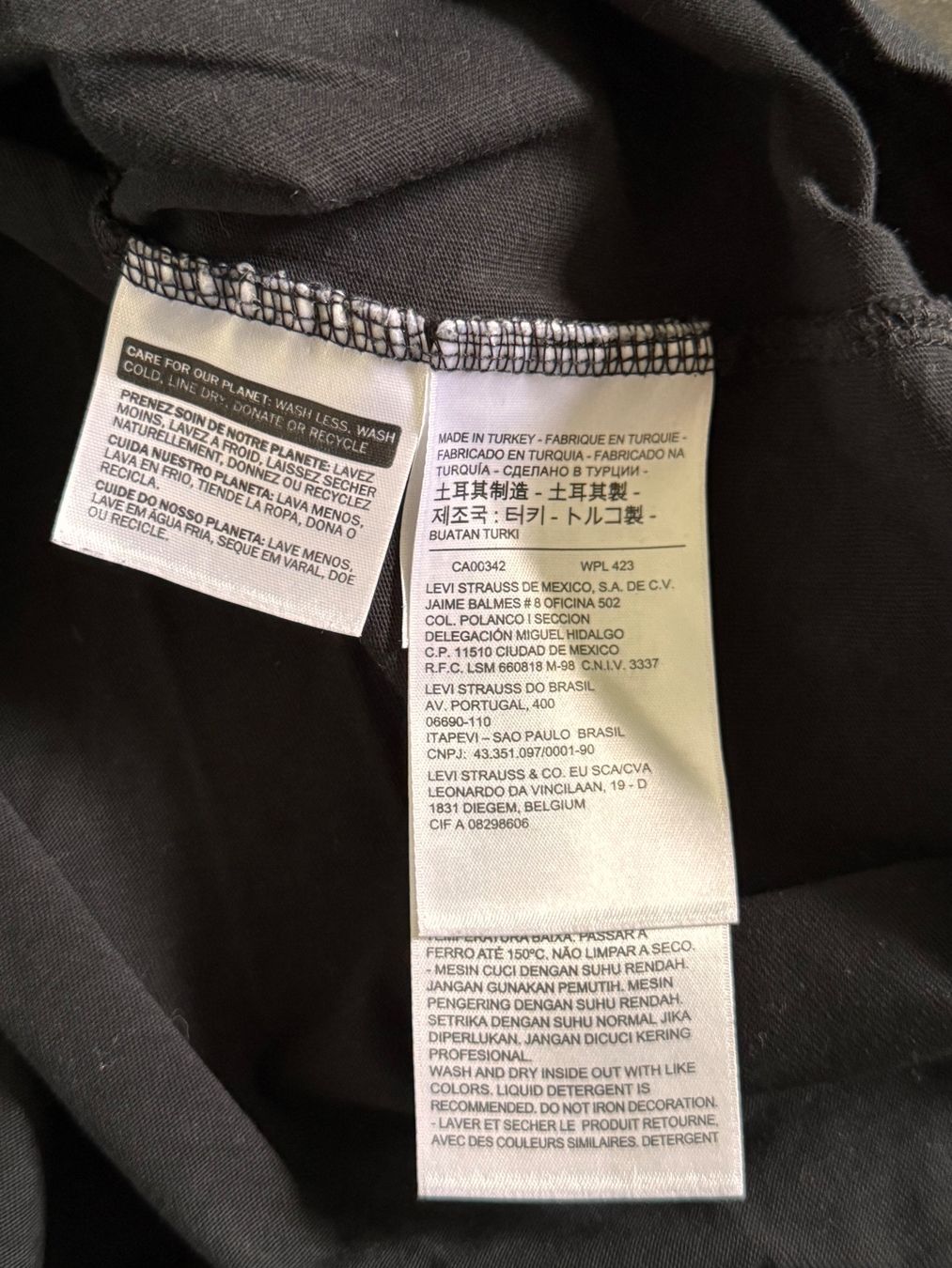 Levi's T-shirt: Basic Shirt Levi‘s Gr. XS Schwarz Rot – Usato da Rothrist venduto da Fondgruebe 5