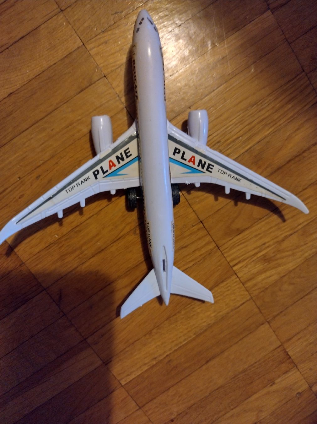 Jouets: Plastik Flugzeug – D'occasion à Zürich par Modjbul