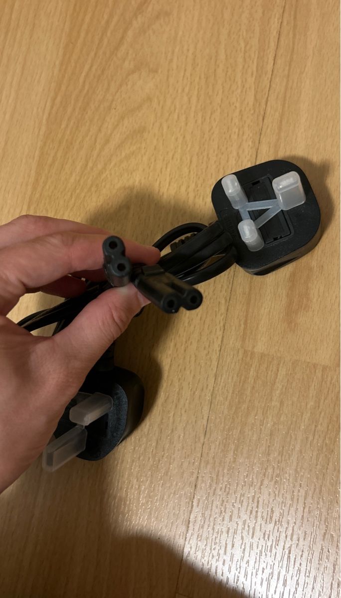 Spine: Britischer Stecker – Nuovo (secondo la descrizione) da Düdingen venduto da Sarindlibindli 1