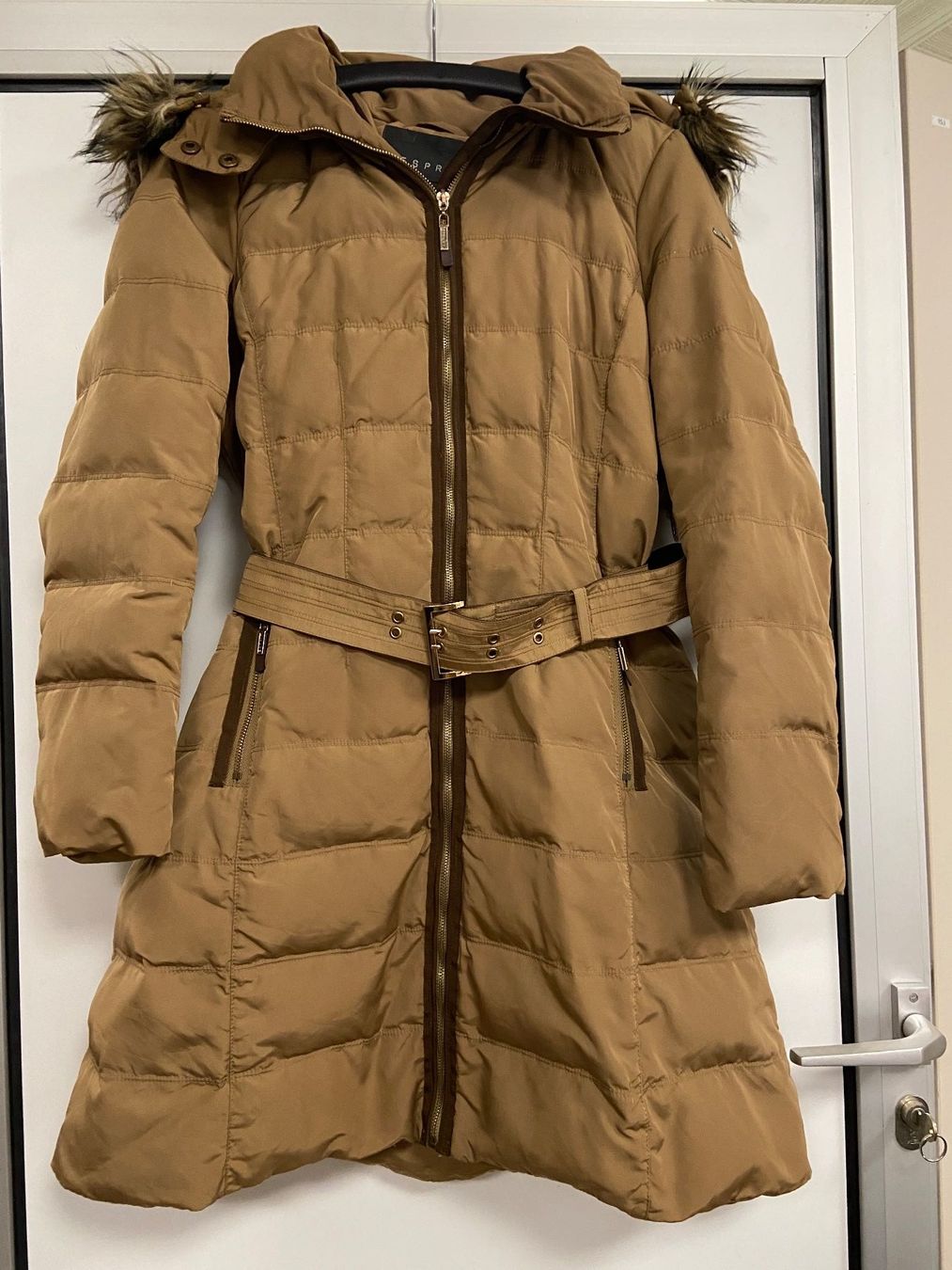 Cappotti: Wintermantel Daunen - Marke Esprit - Gr.38 – Usato da Brügg BE venduto da doppelsalchow