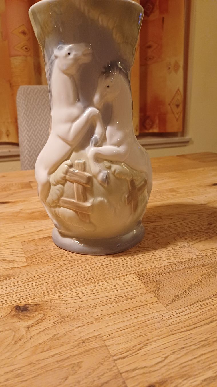 Vasen & Gefässe: Schöne Vase  Pferd motiv – Gebraucht aus Flawil von Naphtali 9