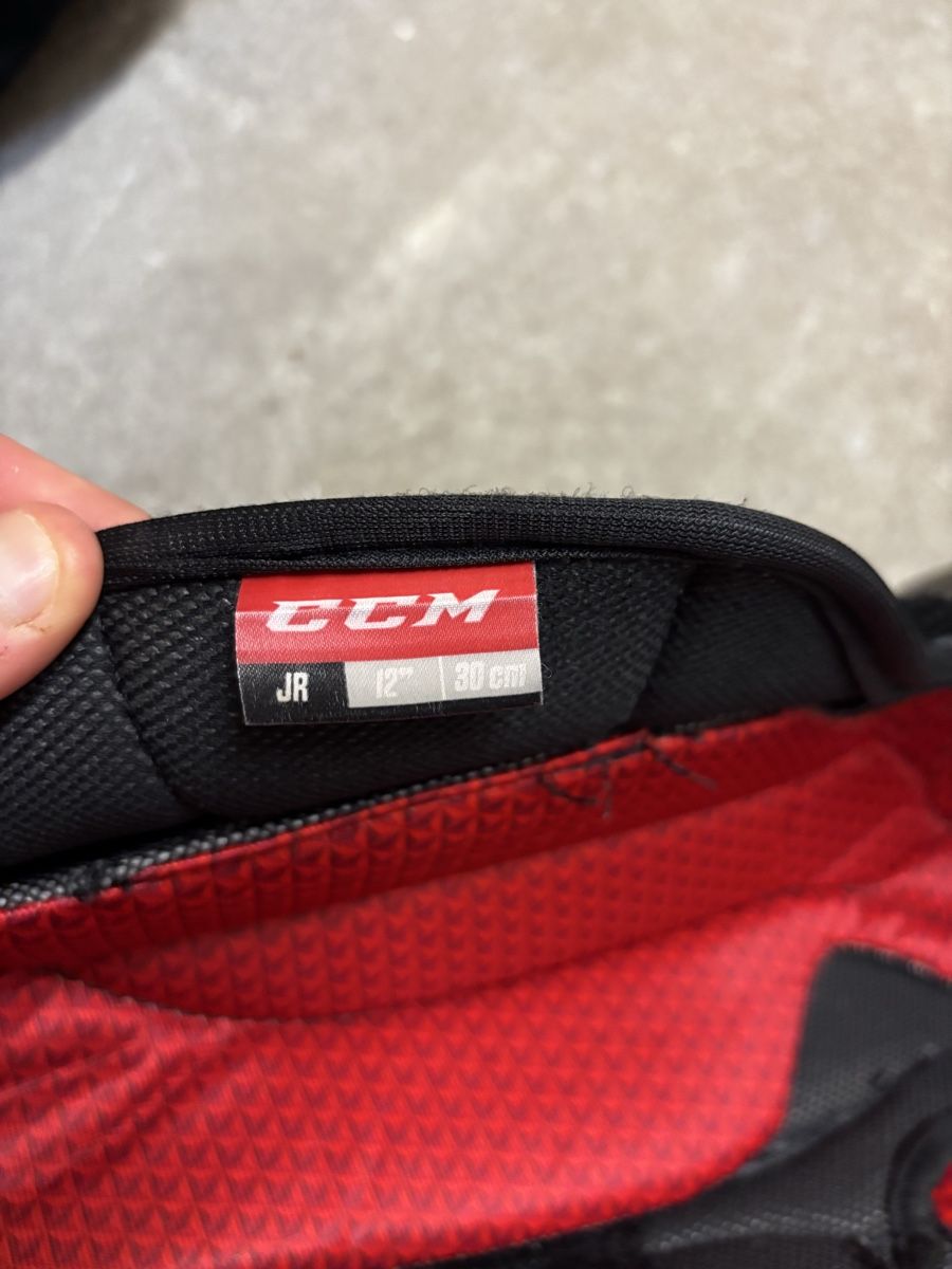 Ccm Schutz & Schoner: Schienbeinschoner CCM JR 30cm – Gebraucht aus Gossau SG von jakob5.342 2