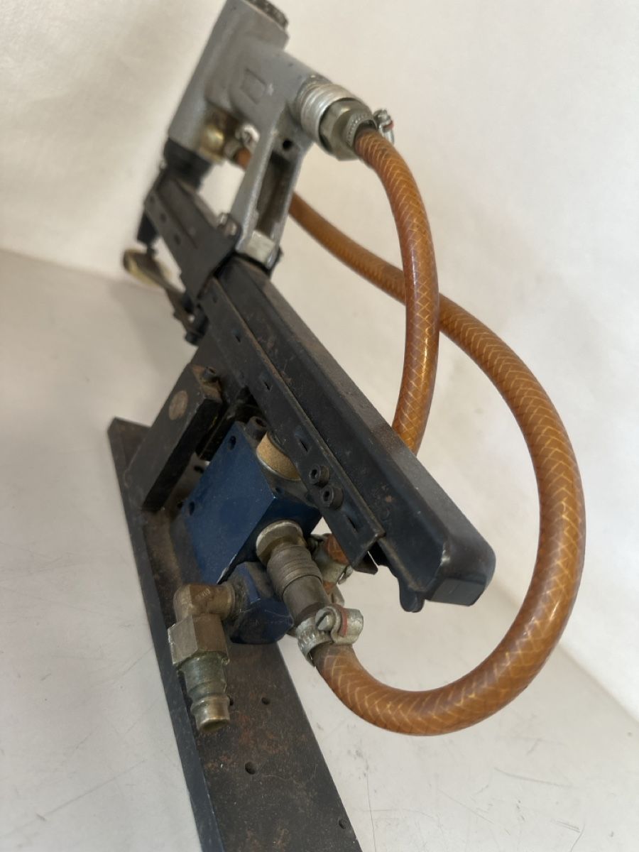 Alle Maschinen: Pneumatic table stapler BEA Germany Used – Gebraucht aus Elsau von MANWITHVAN 3