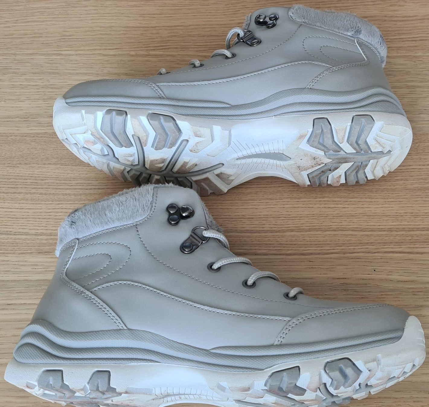 Scarpe da donna: Winterstiefel bonprix Gr 40 – Usato da Zürich venduto da Agios 2