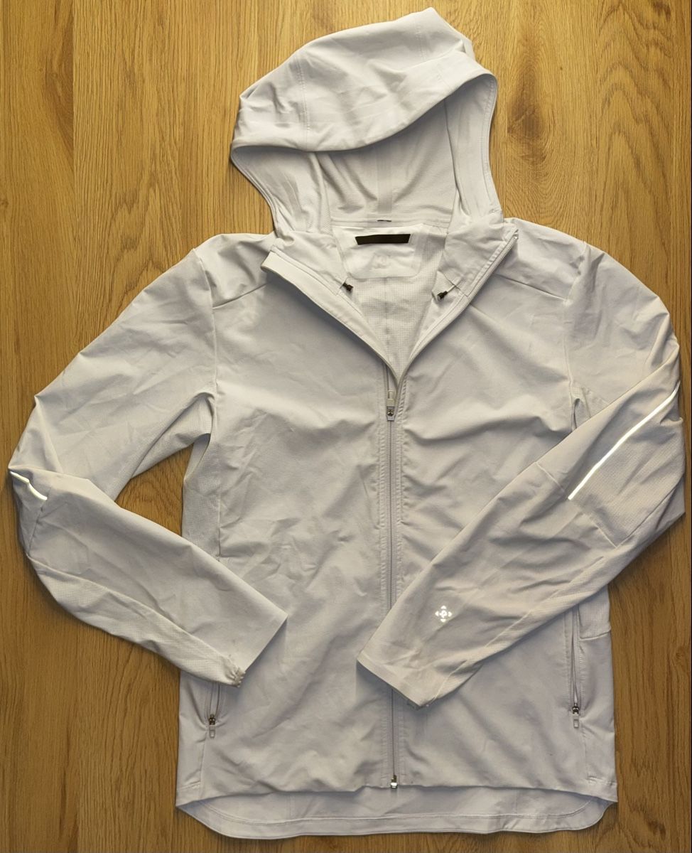 Lululemon Jacken: Lululemon Jacket Packable Vapor Swift Hooded, size M – Gebraucht aus Andermatt von stark19 3