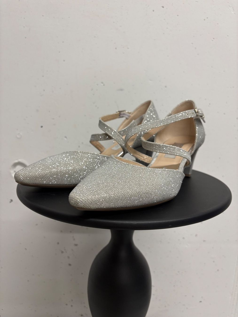 Gabor Scarpe da donna: Gabor neue silberne Pumps 38 Riemchen Glitzer – Nuovo (secondo la descrizione) da Regensdorf venduto da secondchancefashion 1