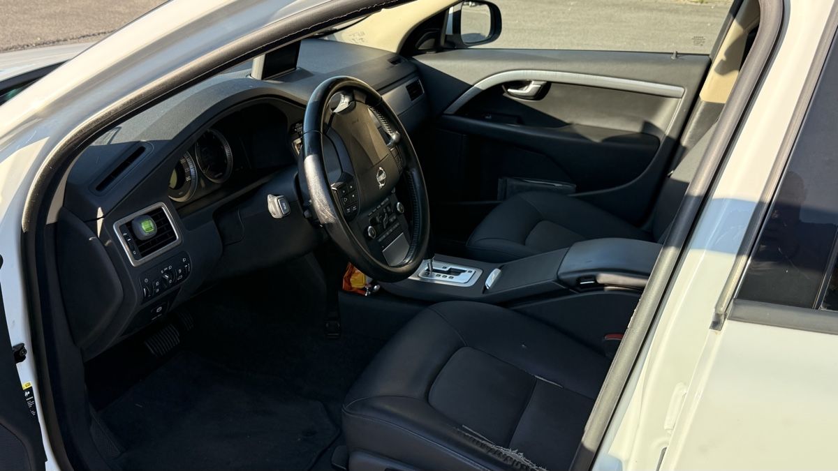 Volvo Automobili: Volvo V70 D5 AWD – Usato da Kölliken venduto da elgringosuizo 6