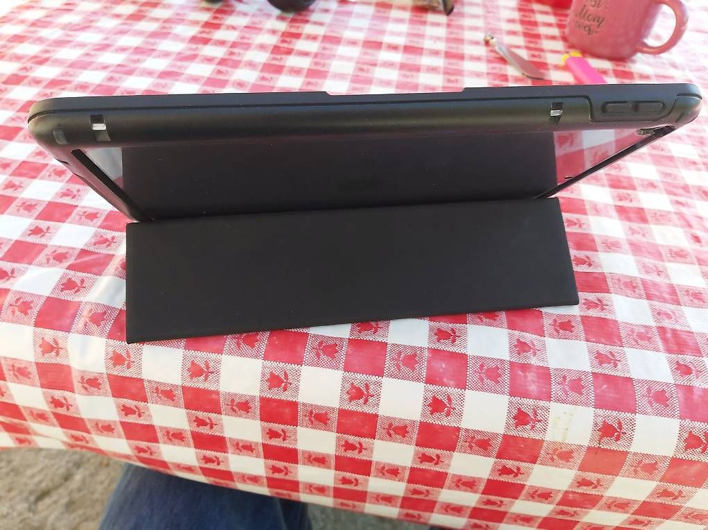 Tablet PC: IPad 9te Generation mit Schütthülle Panzer  – Usato da Obernau venduto da chr_s5xx 3