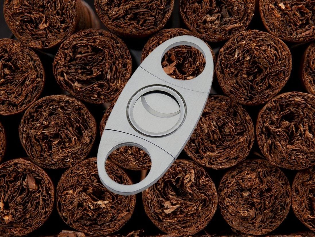 Sigari: Zigarrenschneider oval Edelstahl 22mm – Nuovo e nell'imballaggio originale da Aarburg venduto da 2..0