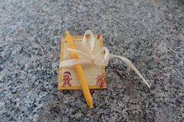 Weihnachtsnotizblock mit Kugelschreiber