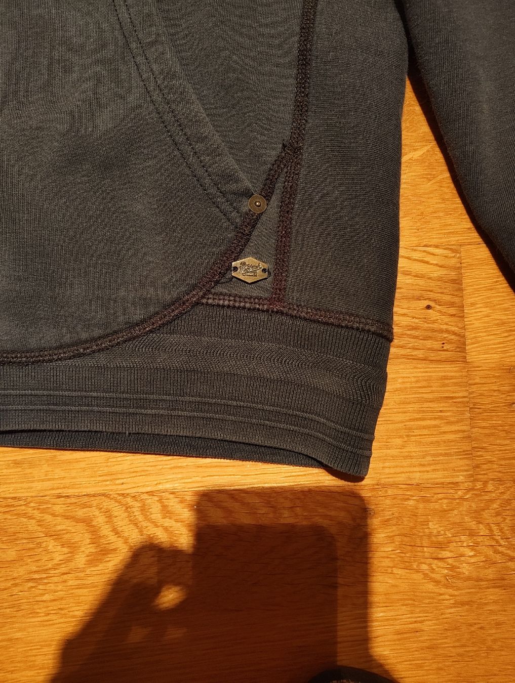 Woolrich Maglioni & Felpe: Woolrich zip-up Hoodie – Usato da Muri b. Bern venduto da SauceBernoise 2
