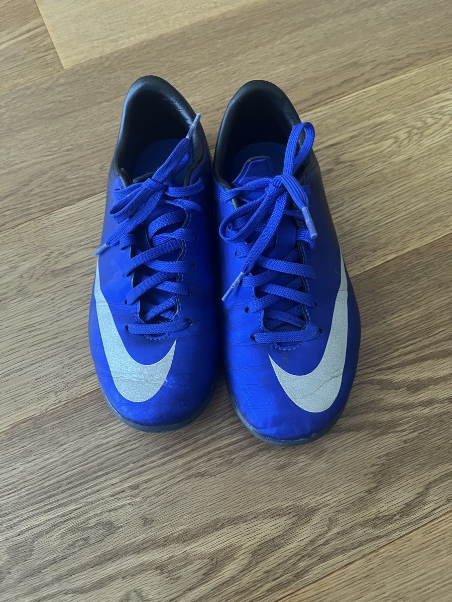 Nike Schuhe für Jungen: Fussballschuhe - 3 Paar  – Gebraucht aus Egg b. Zürich von Camila80 5