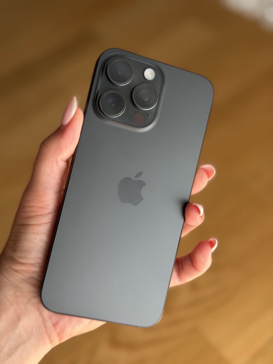 Apple Telefoni cellulari / Smartphones: Apple iPhone 15 Pro Max Space Black 256GB – Usato da Luzern venduto da file_maker 5