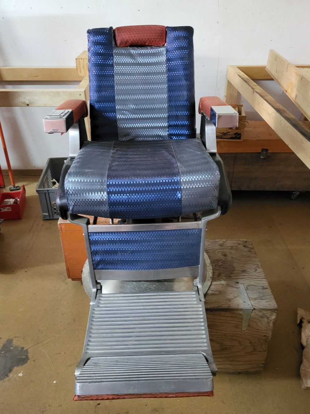 Tutte le decorazioni: Friseurstuhl/Barberstuhl – Usato da Diessenhofen venduto da Osio