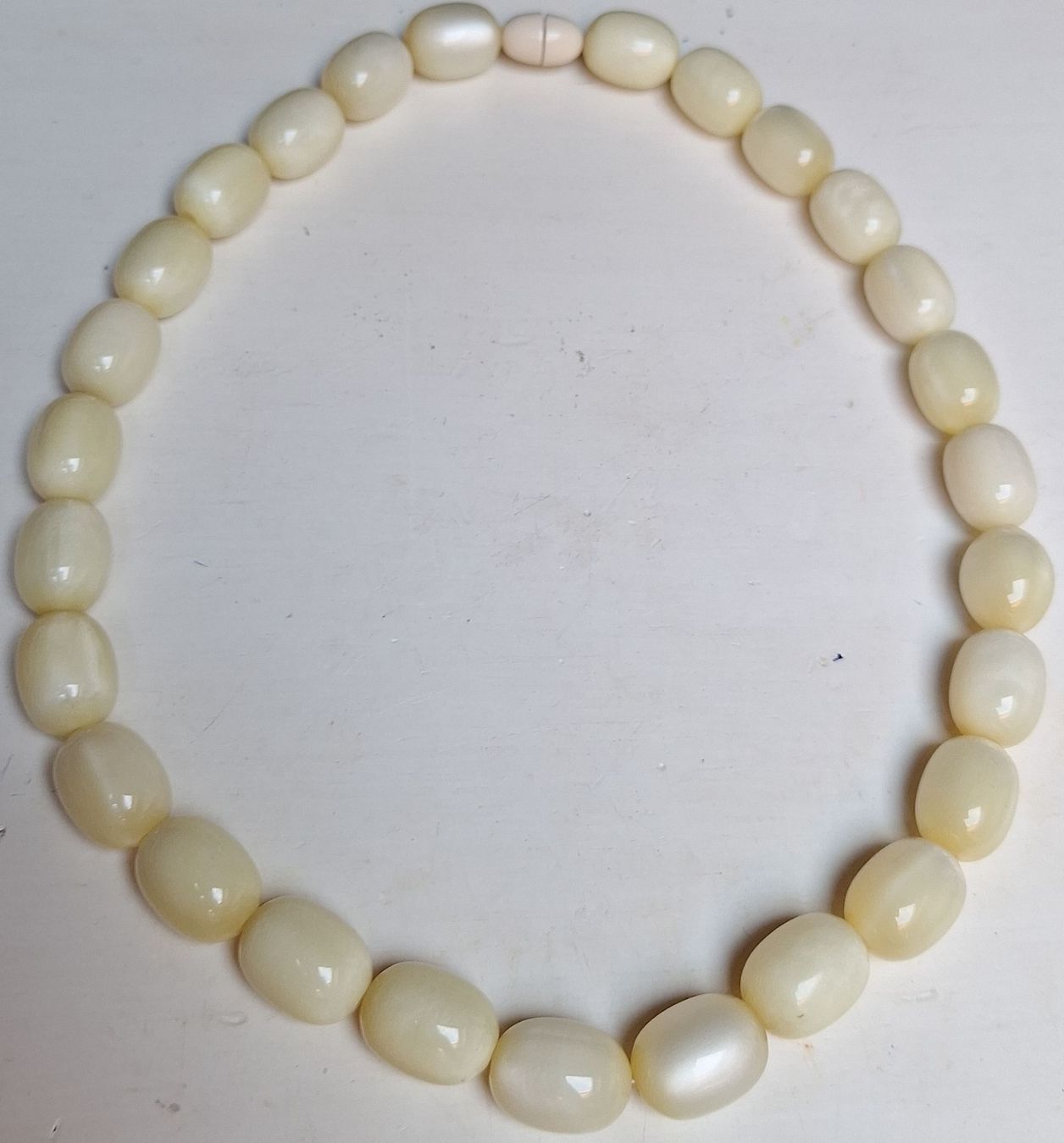 Catenine: Collier vintage élégant perles nacrées - Chic et intemporel – Usato da Crans VD venduto da Yobia8