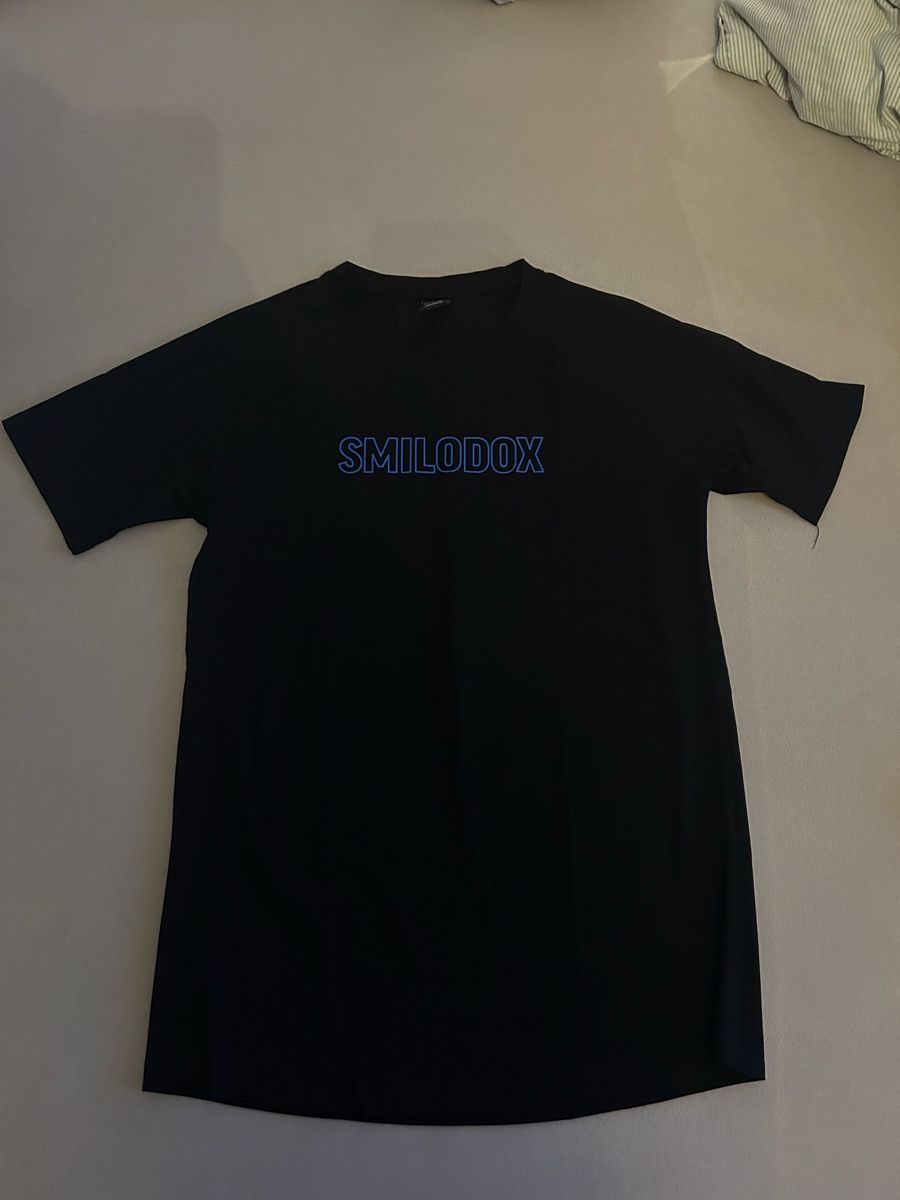 T-shirt: T Shirt – Nuovo (secondo la descrizione) da Rebstein venduto da Sandroo.79