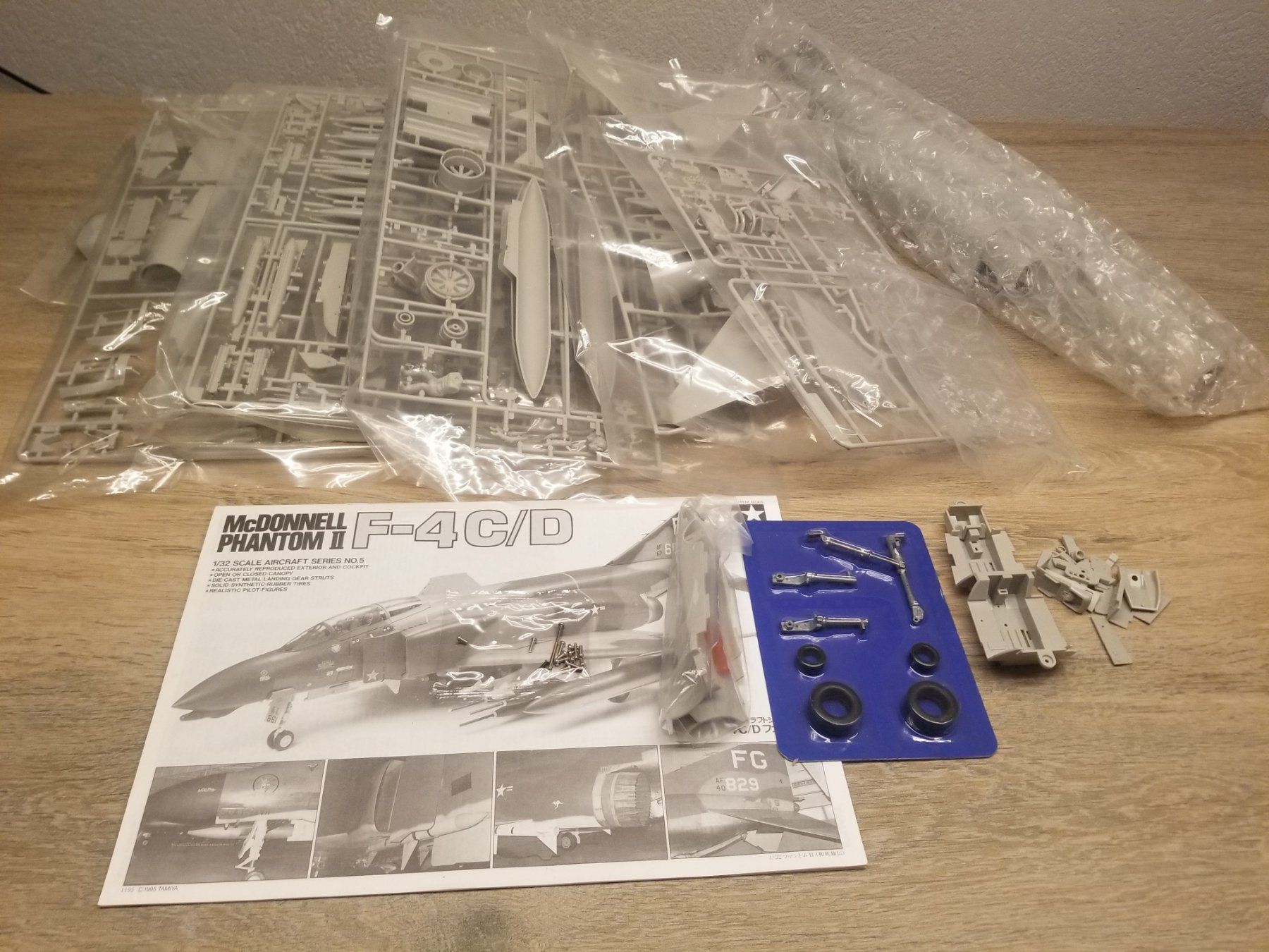 Tamiya Kit di modellismo & Modellini statici: Tamiya 60305 McDonnell F-4C/D Phantom II – Nuovo (secondo la descrizione) da Schwadernau venduto da Blueray 2