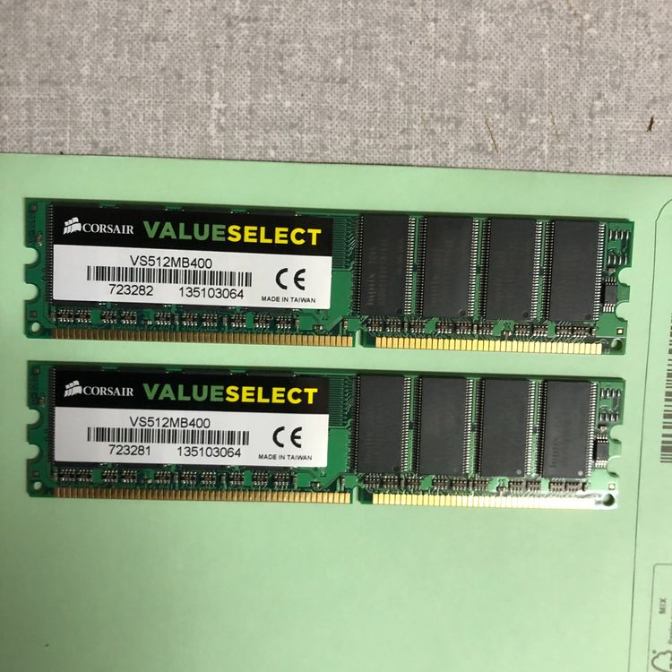 Barrette RAM 1GB (2x512MB) DDR 400MHz PC-3200 - Basse Densité, Non-ECC, 184 Pins - Neuf Pour PC Ou Mac