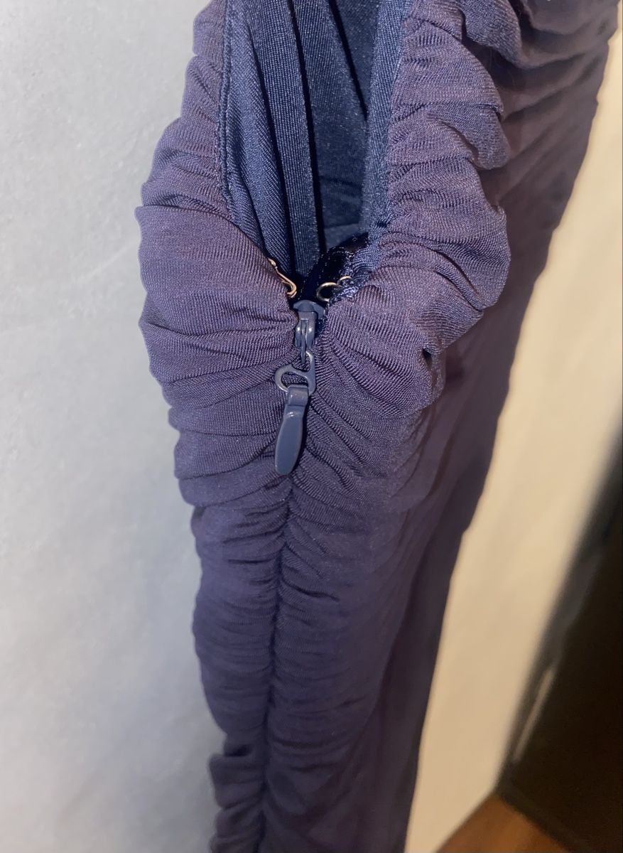 Kleider: Robe BCBGMAXAZRIA drapée bleu marine – Gebraucht aus Romainmôtier von jea_n99k 3