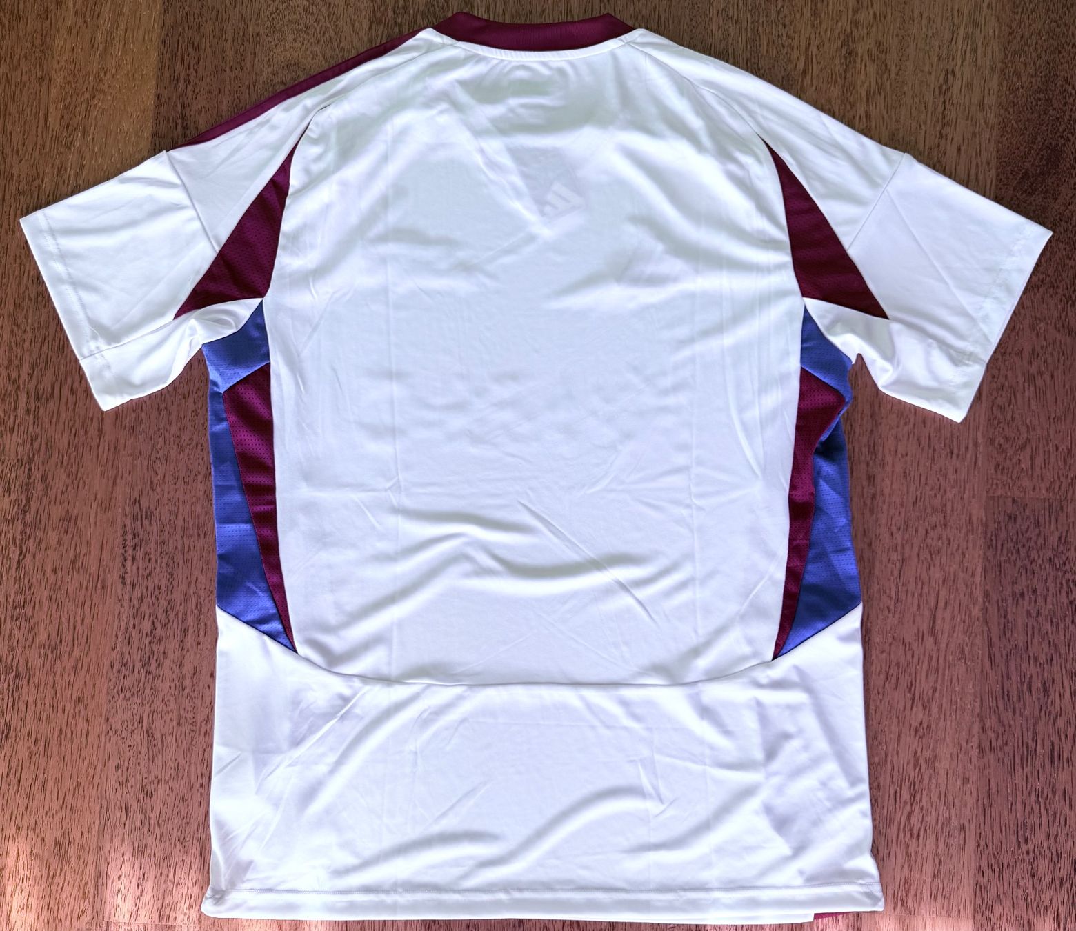 Adidas Leibchen & Hosen: Servette Genf Away Shirt - 2024/25 – Neu (gemäss Beschreibung) aus Hermetschwil-Staffeln von Beat131 1