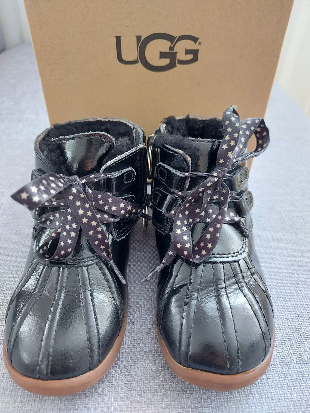 Ugg Schuhe für Mädchen: Schwarze UGG Halbschuhe Gr. 23½ / 23.5 – Gebraucht aus Flims Dorf von Truemorish 7