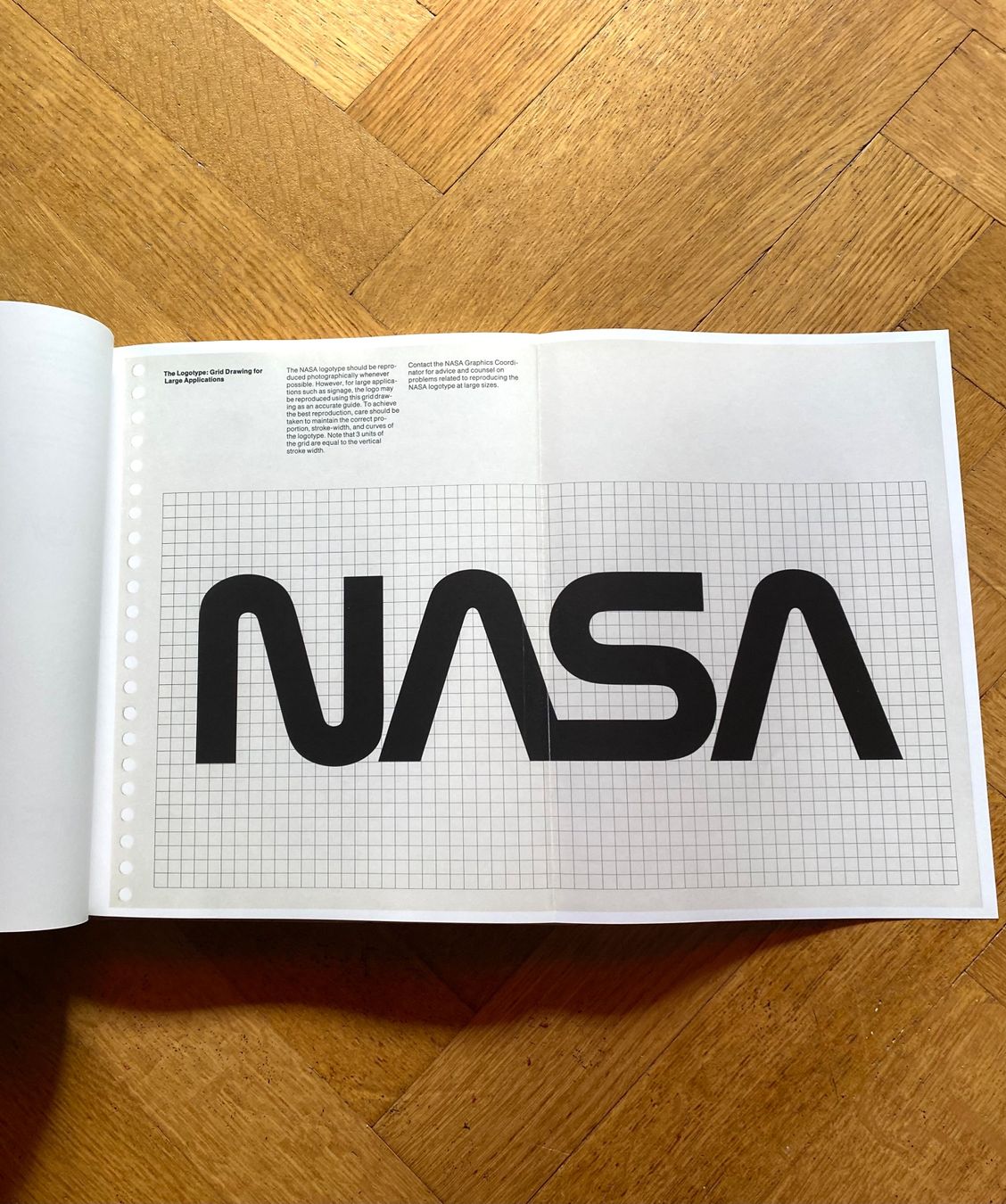 Bücher: Buch Luftfahrt Aviation NASA Graphics Standards Manual – Gebraucht aus Olten von sportwelt 4