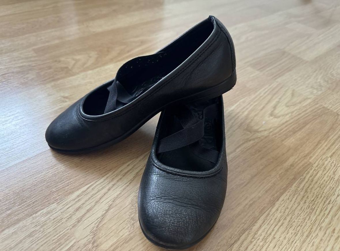 Ecco Scarpe per ragazze: Mädchen Schuhe Ballerinas Ecco gr 33 – Usato da Ennetbürgen venduto da ybo_fp2b 1