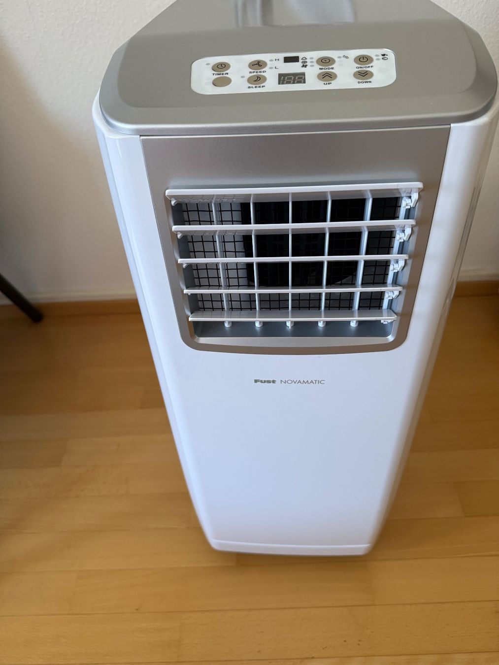 Novamatic Klimageräte: Mobile Klimagerät Novamatic CL 1020 – Gebraucht aus Basel von Boxidoma