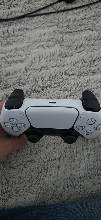 Controller: PS5 Controller mit Stickdrift  – Usato da Subingen venduto da endrit_-pseudoanonym 2