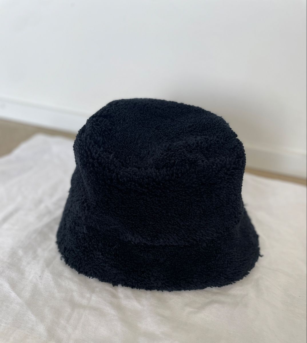 Prada Copricapi, berretti & cappellini: Prada hat – Usato da Stäfa venduto da Nicole093 3