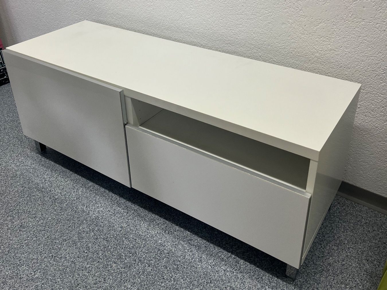 Ikea Mobili TV: Fernsehmöbel/Sideboard, modern, 1 Türe, 1 Schublade – Usato da Thürnen venduto da gue_c8yz 1